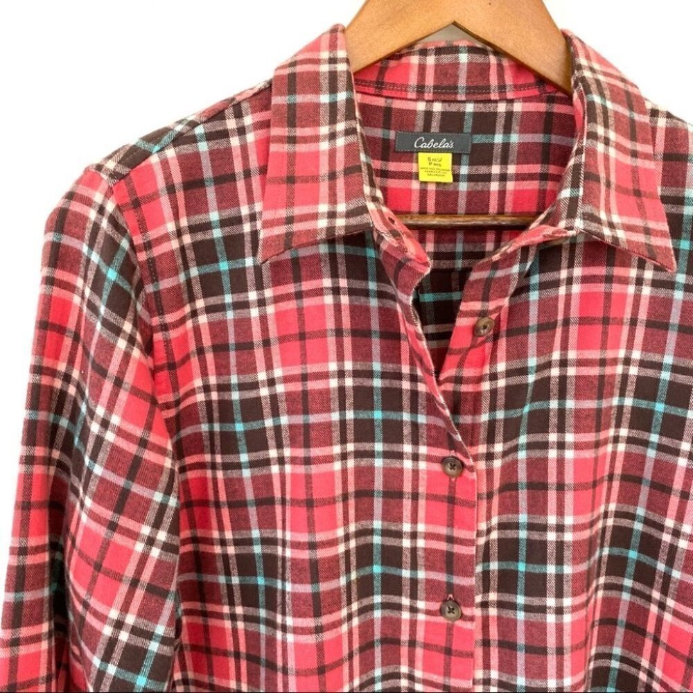 Cabela’s 💯 cotton flannel button down shirt in plaid, camping shirt - Picture 3 of 11